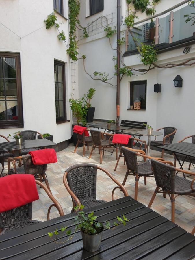 Hotel Weisses Ross Elsterwerda Esterno foto