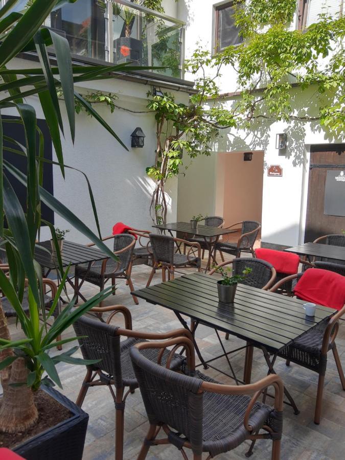 Hotel Weisses Ross Elsterwerda Esterno foto