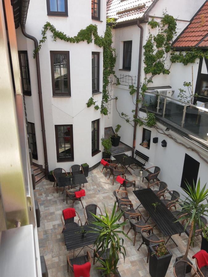 Hotel Weisses Ross Elsterwerda Esterno foto