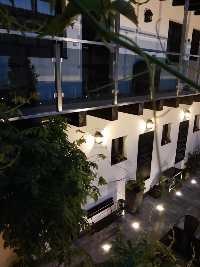 Hotel Weisses Ross Elsterwerda Esterno foto