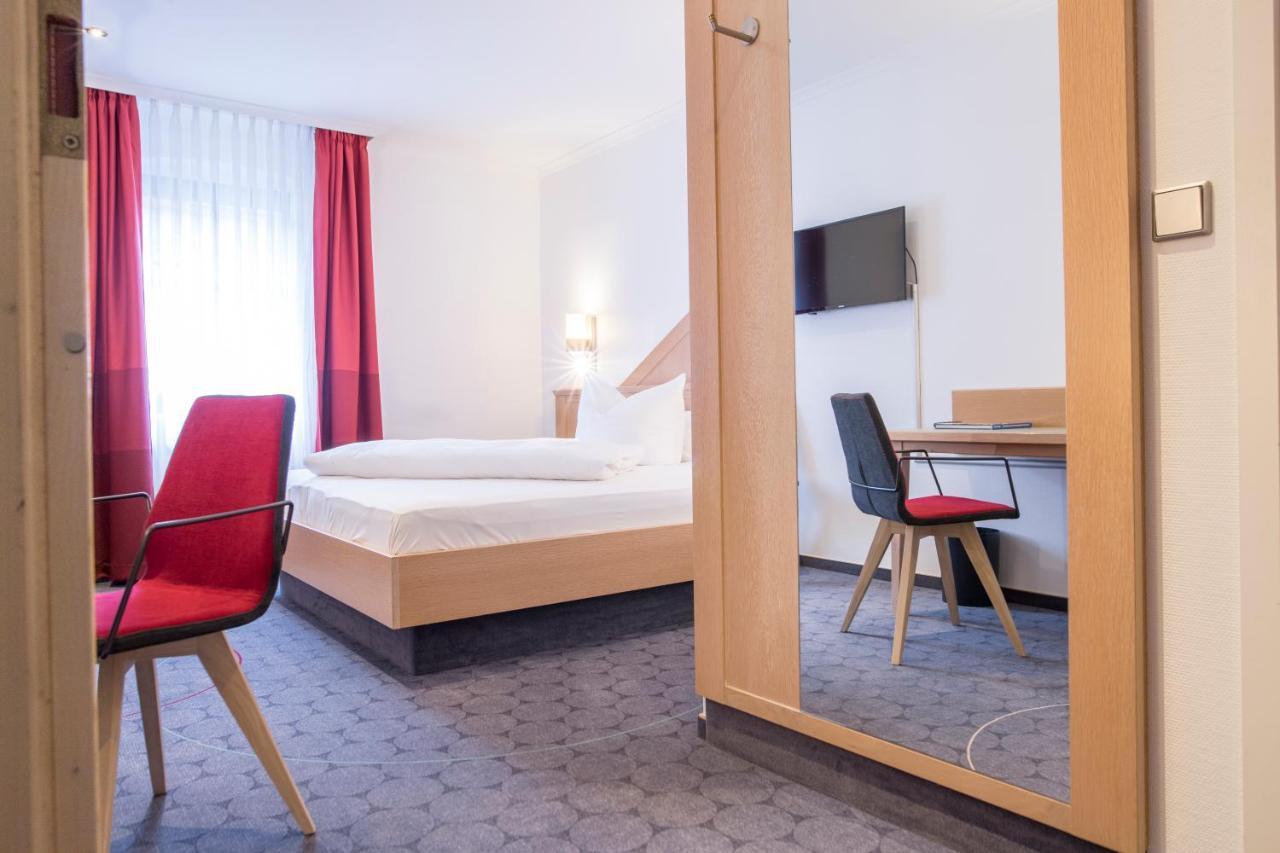 Hotel Weisses Ross Elsterwerda Esterno foto